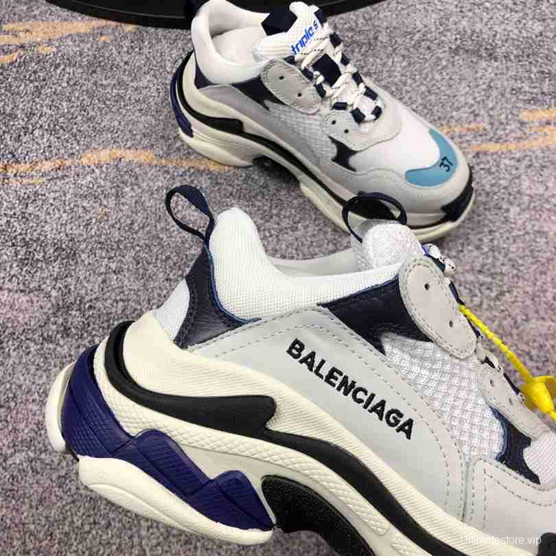 Men/Women Balenciaga Triple S Sneaker Grey