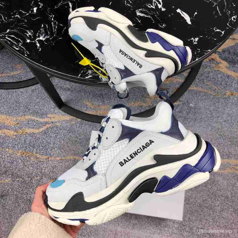 Men/Women Balenciaga Triple S Sneaker Grey