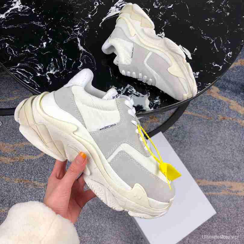 Men/Women Balenciaga Triple S 2.0 Grey Sneaker