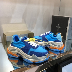 Men/Women Balenciaga Triple S Blue Sneaker Item 6380340