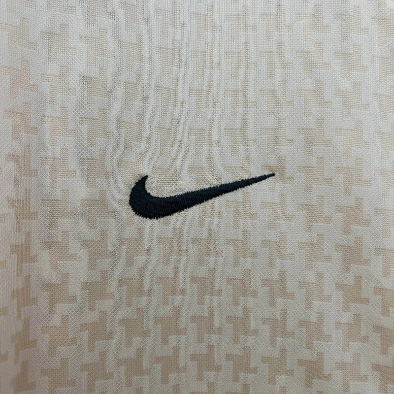 03/04 Retro Juventus Away Jersey