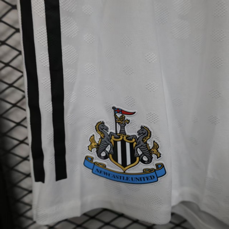 Player Version 25/26 Newcastle United Home Shorts