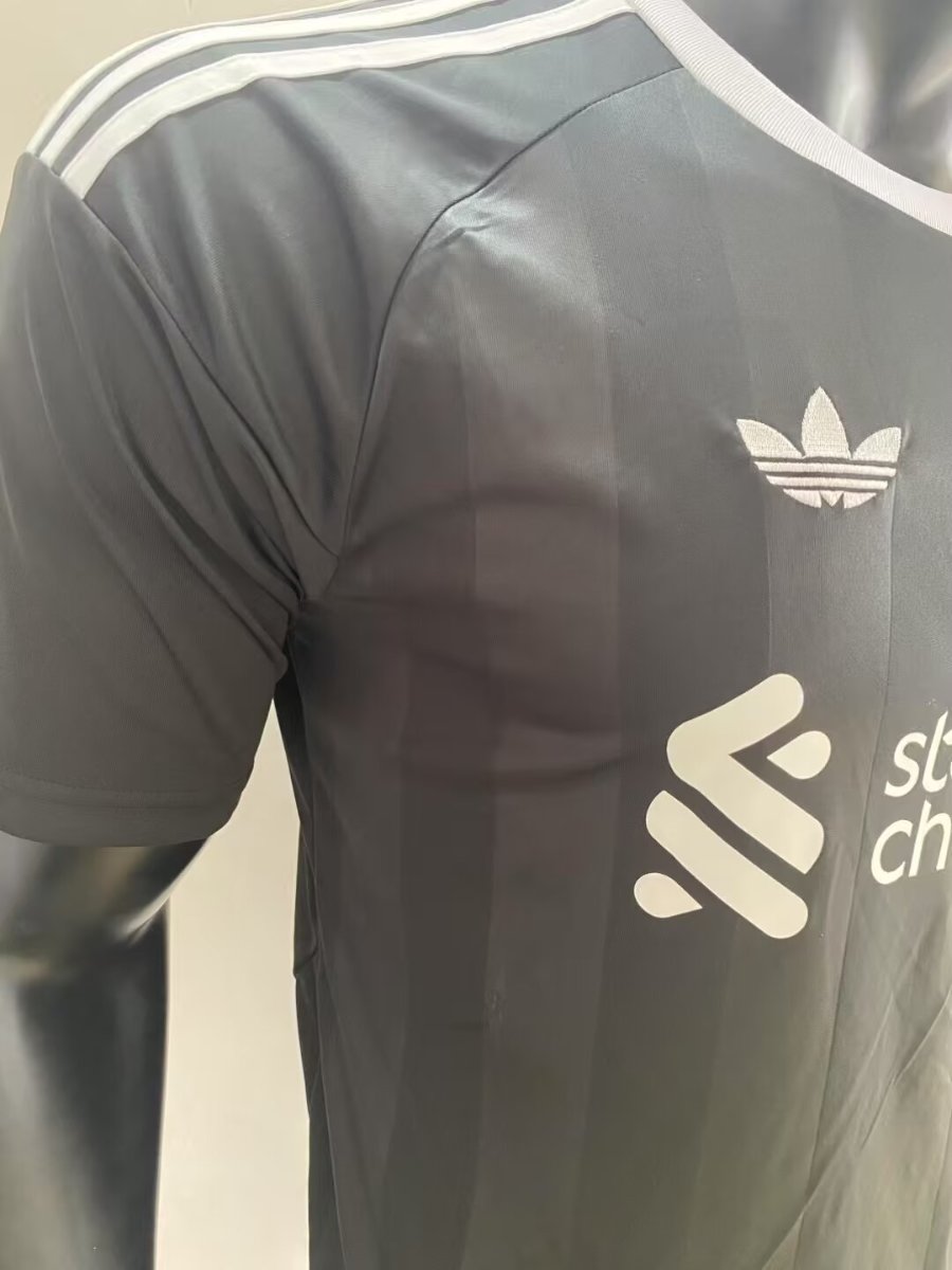 25/26 LIverpool Black Goalkeeper Jersey