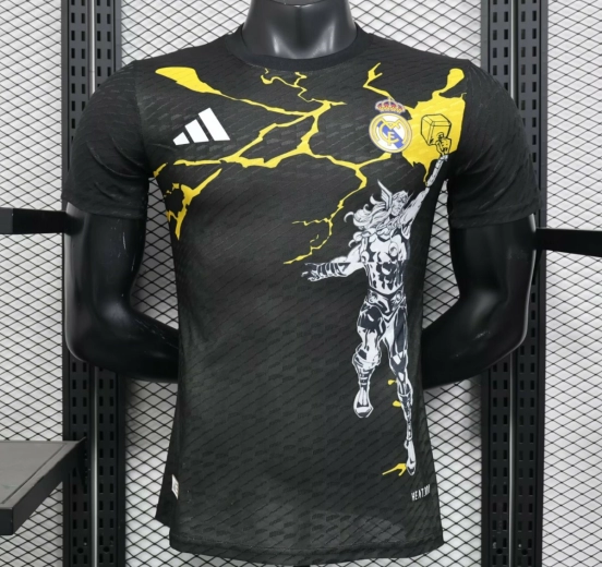 Player Version 25/26 Real Madrid x Avengers Graphic Black Jersey